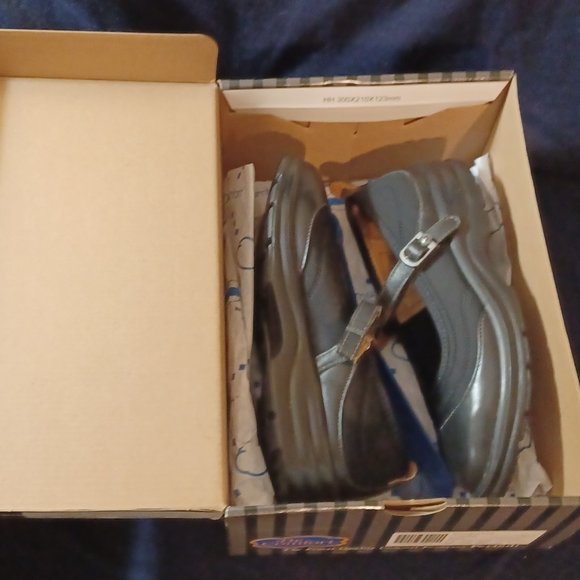 Dr. Comfort Shoes - NIB NWOT Dr. Comfort Flute 6M women's shoes